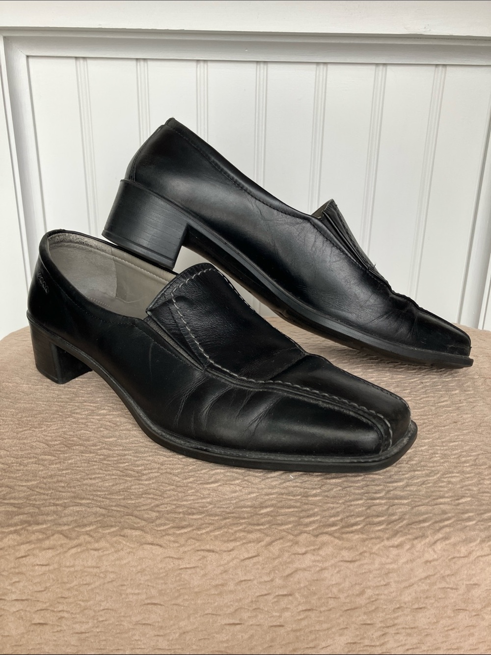 ECCO Black Leather Square Toe Slip-On Dress Shoes Low Block Heel EU 38 US 7 -7.5
